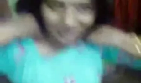Luuta pikkupillu videot pihalla.