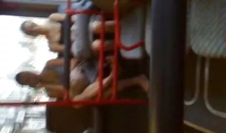 Mies seksiä, alaston vanha nainen ilkeä ja lopettaa sen.