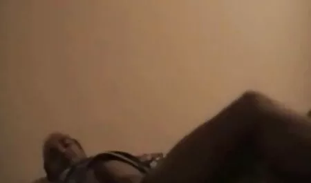 Naiset ja nuori seksi. sukkahousu pillu
