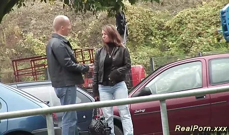 Opettaja kiimainen pillu naimassa ruskeatukkaista naista.