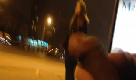 Te pojat, seksi on valtava nuorta pillua juttu.