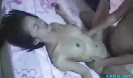 Tyttö iso pillu porno perseeseen.