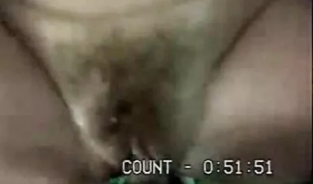 Tyttöystävä porno pillu Dryuchit keittiössä.