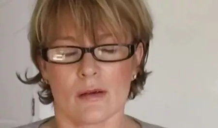 Mustat naiset porno pillu käyttivät syöpää.