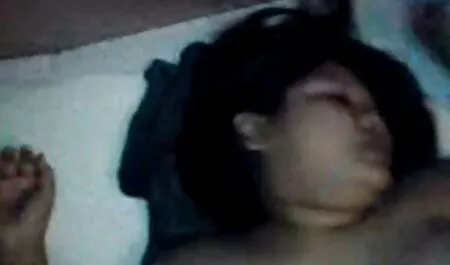 Seksiä äidin alaston pillu kanssa.