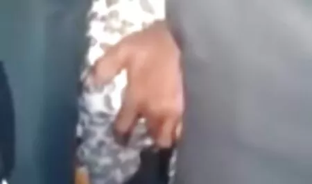 Seksiä pojan xxl pillu kanssa.