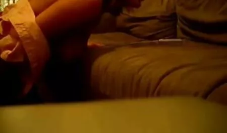 Jaettuna kahdella. porno vanha nainen